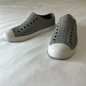 Native Jefferson Shoes Women’s 9